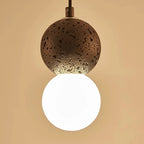 Suspension en verre opale perlé pour décoration intérieure contemporaine