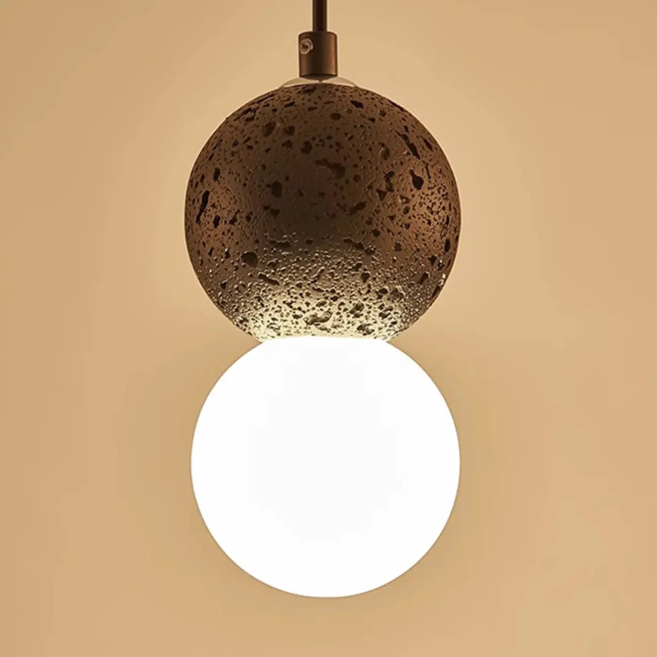 Suspension en verre opale perlé pour décoration intérieure contemporaine
