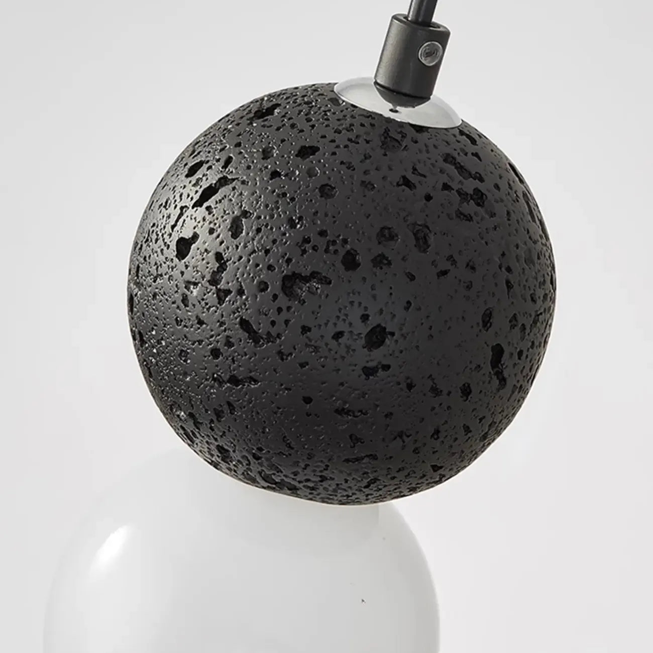 Suspension en verre opale perlé pour décoration intérieure contemporaine