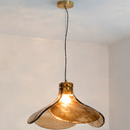 Suspension moderne en pétales de verre doré pour salon