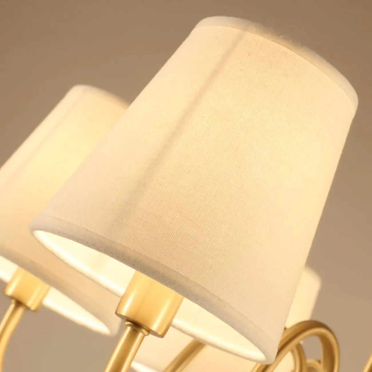 Lampadario moderno a catena a 6 luci in tessuto per sala da pranzo