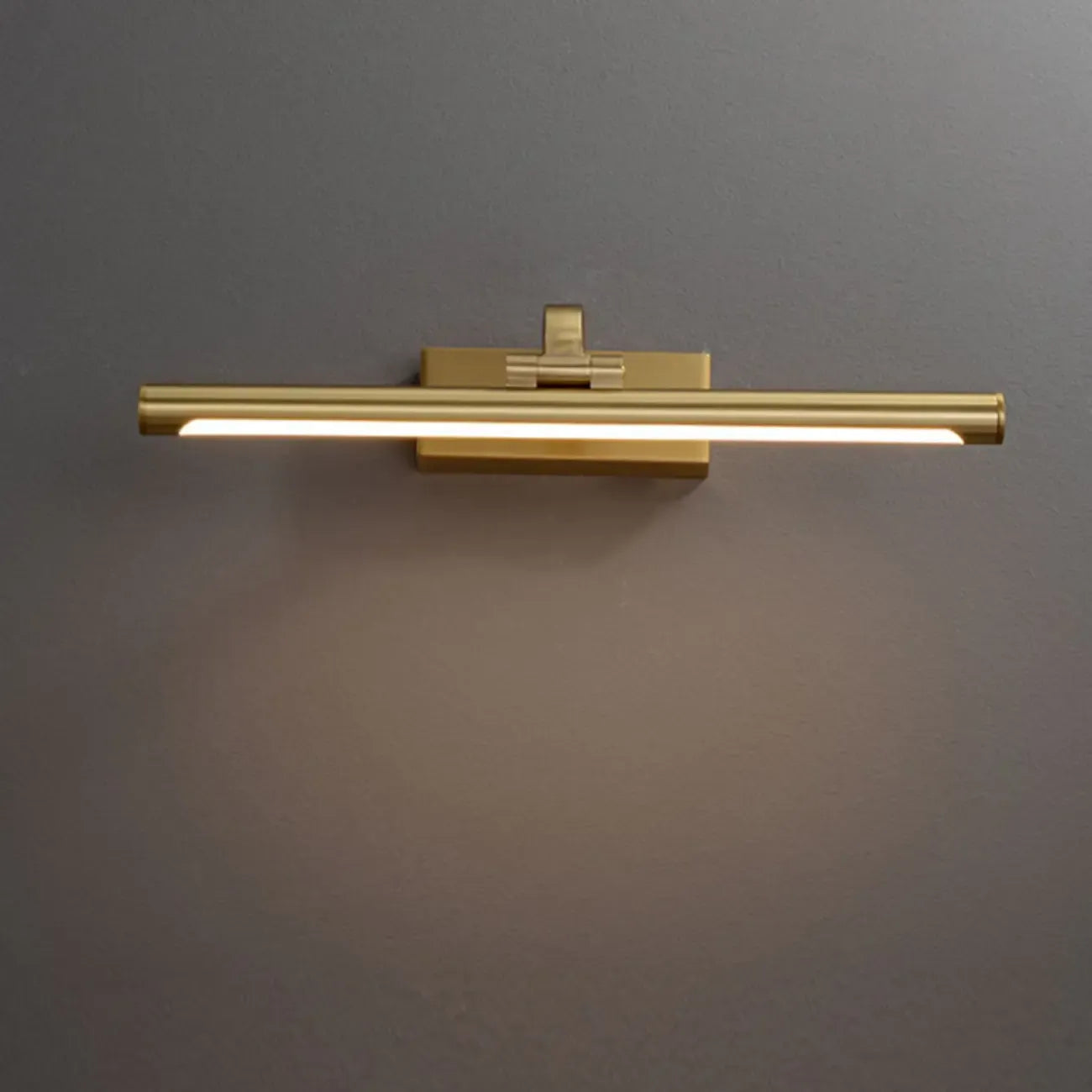 Applique murale linéaire dorée pour salle de bain au-dessus du miroir