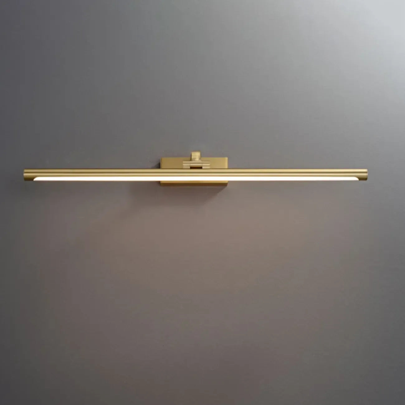 Applique murale linéaire dorée pour salle de bain au-dessus du miroir