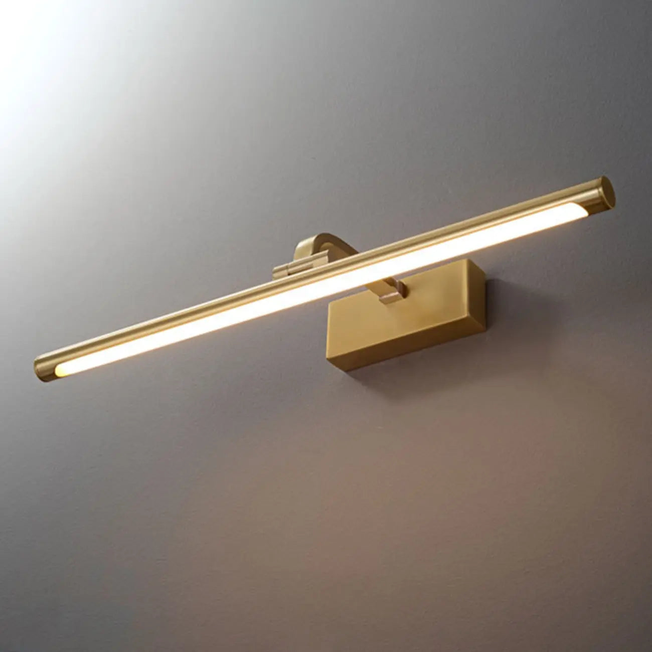 Applique murale linéaire dorée pour salle de bain au-dessus du miroir