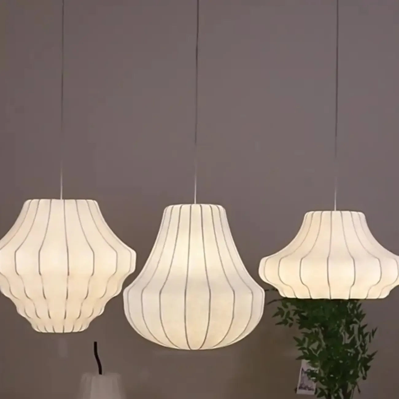 Suspension lanterne design en tissu blanc pour la décoration intérieure