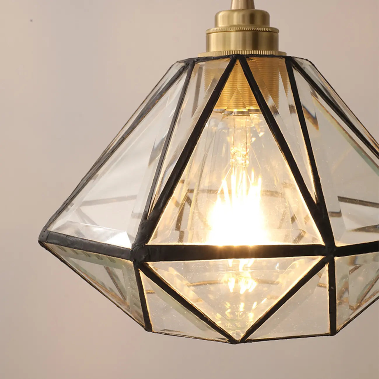 Suspension moderne en verre en forme de diamant pour salon