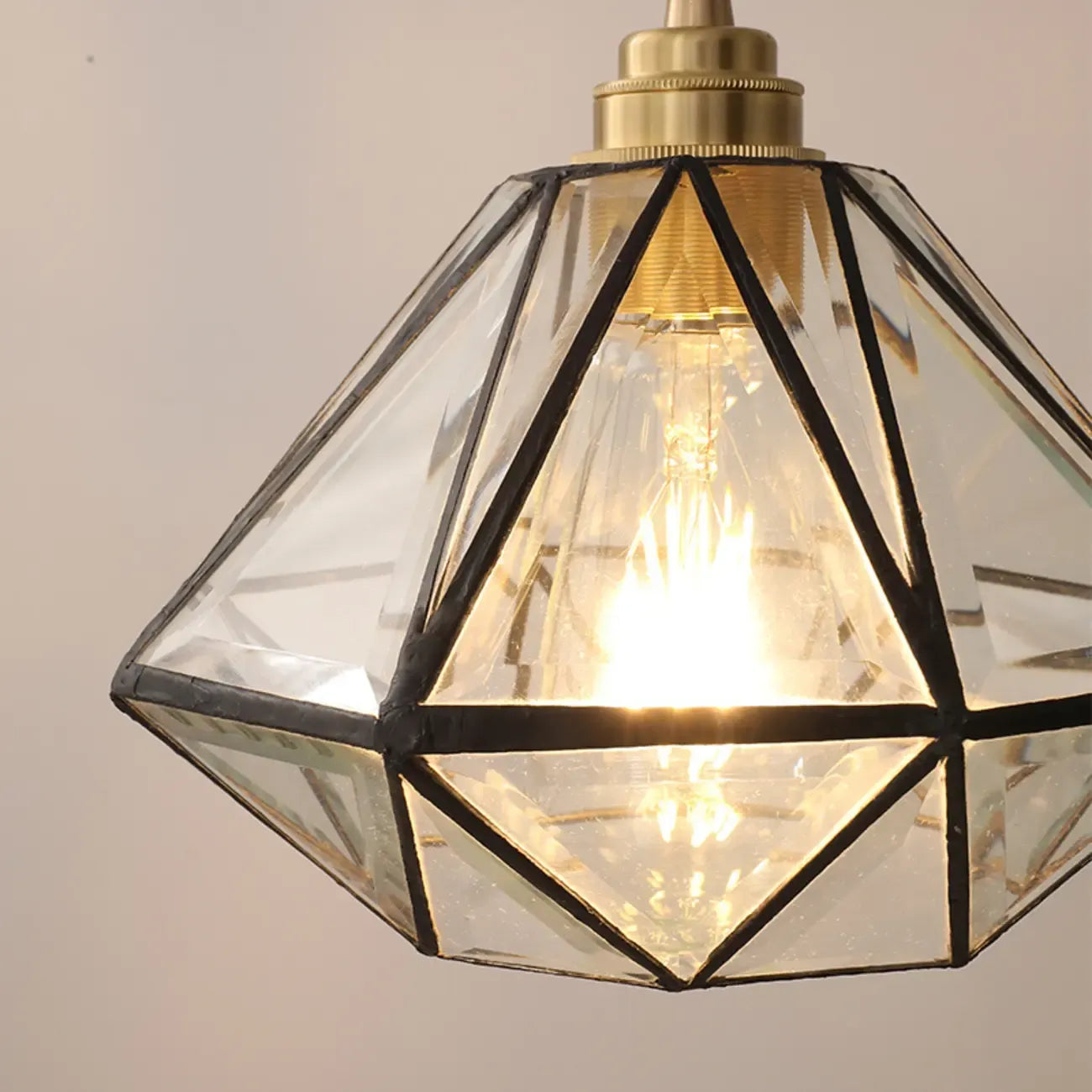 Suspension moderne en verre en forme de diamant pour salon