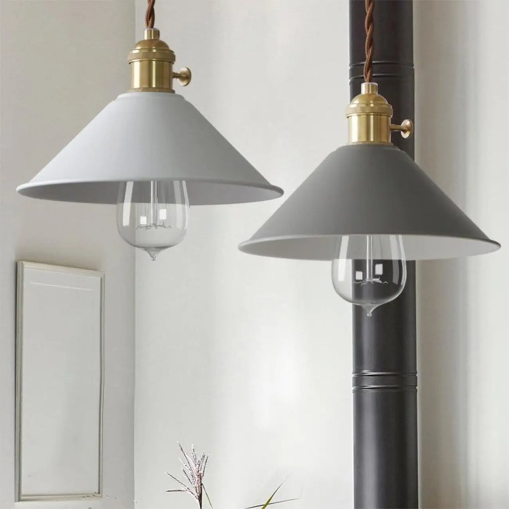 Suspension conique en aluminium gris industriel pour salle à manger