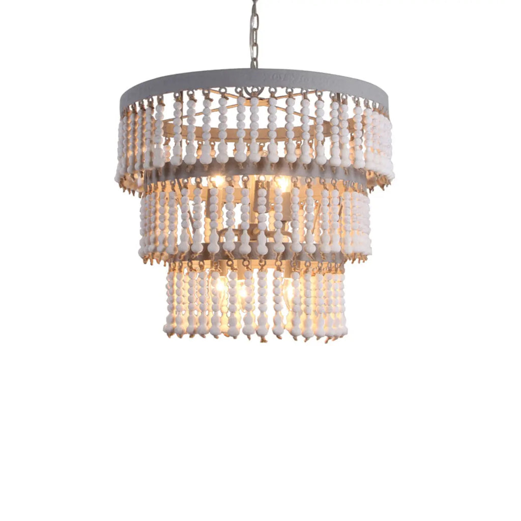 Lampadario a 3 livelli con perline in legno bianco e design elegante