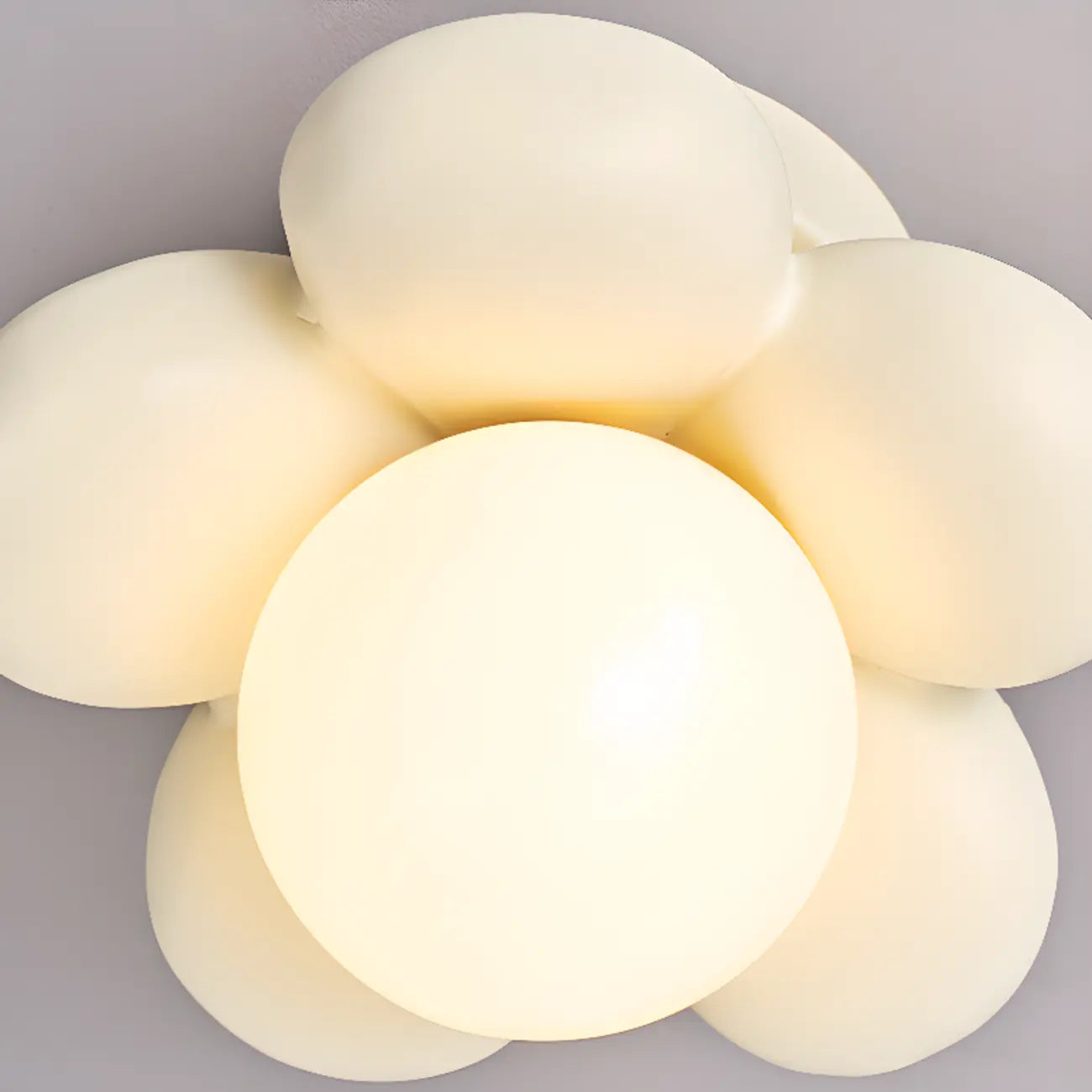 Suspension LED rose poudré avec motif floral en argile pour chevet