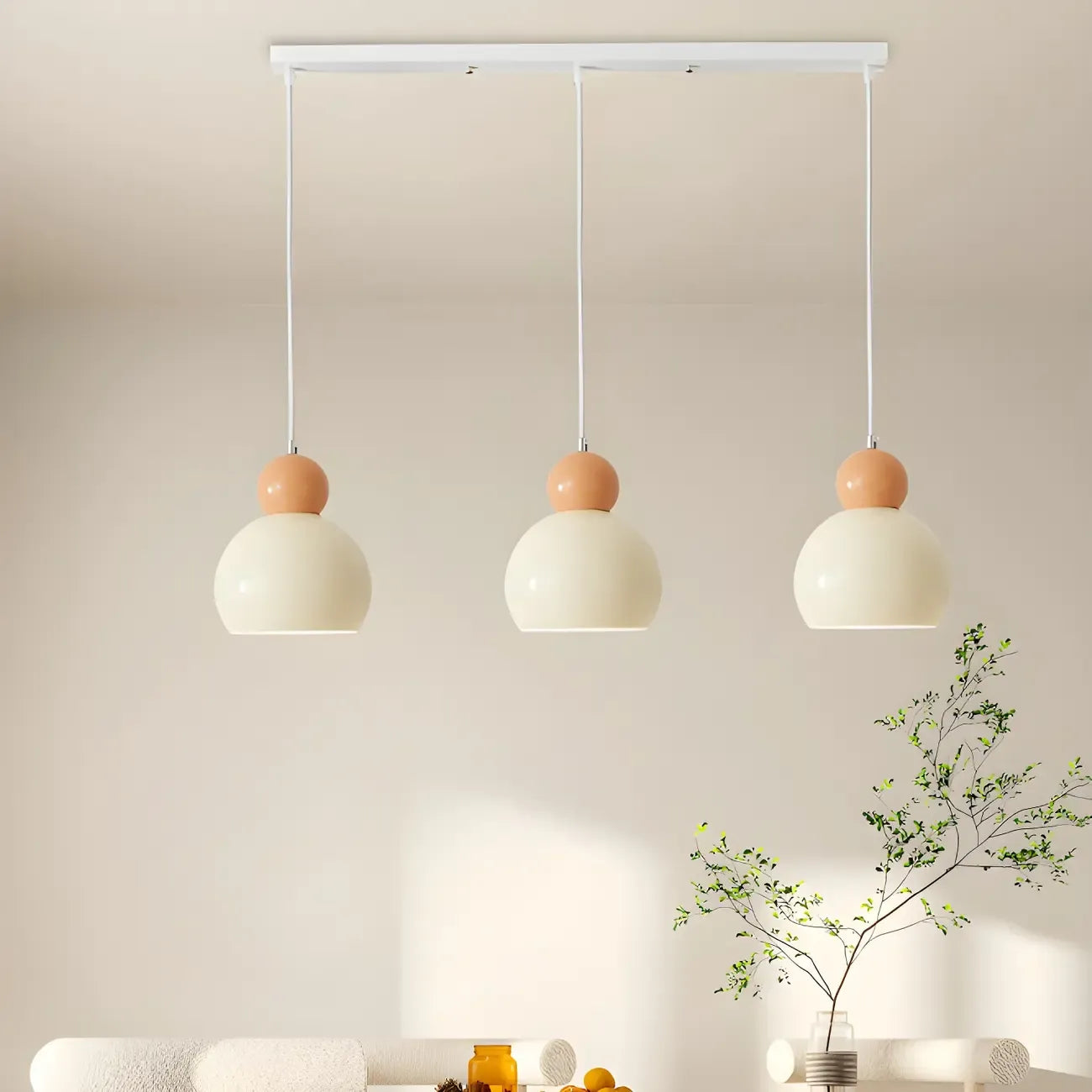 Suspension moderne à 3 lumières en verre blanc perlé
