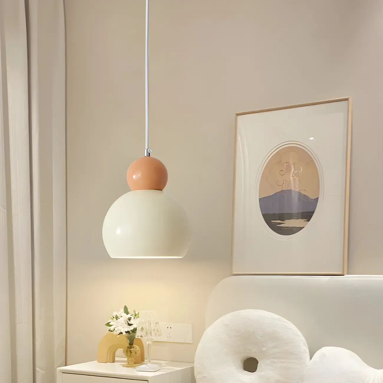 Suspension moderne à 3 lumières en verre blanc perlé
