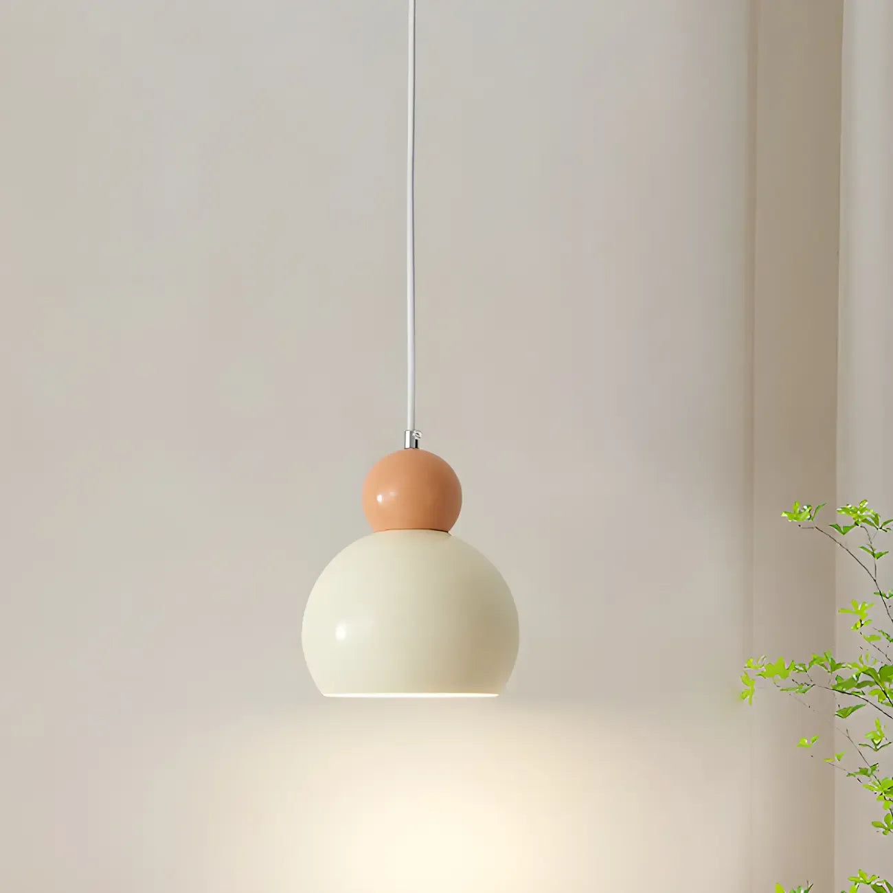 Suspension moderne à 3 lumières en verre blanc perlé