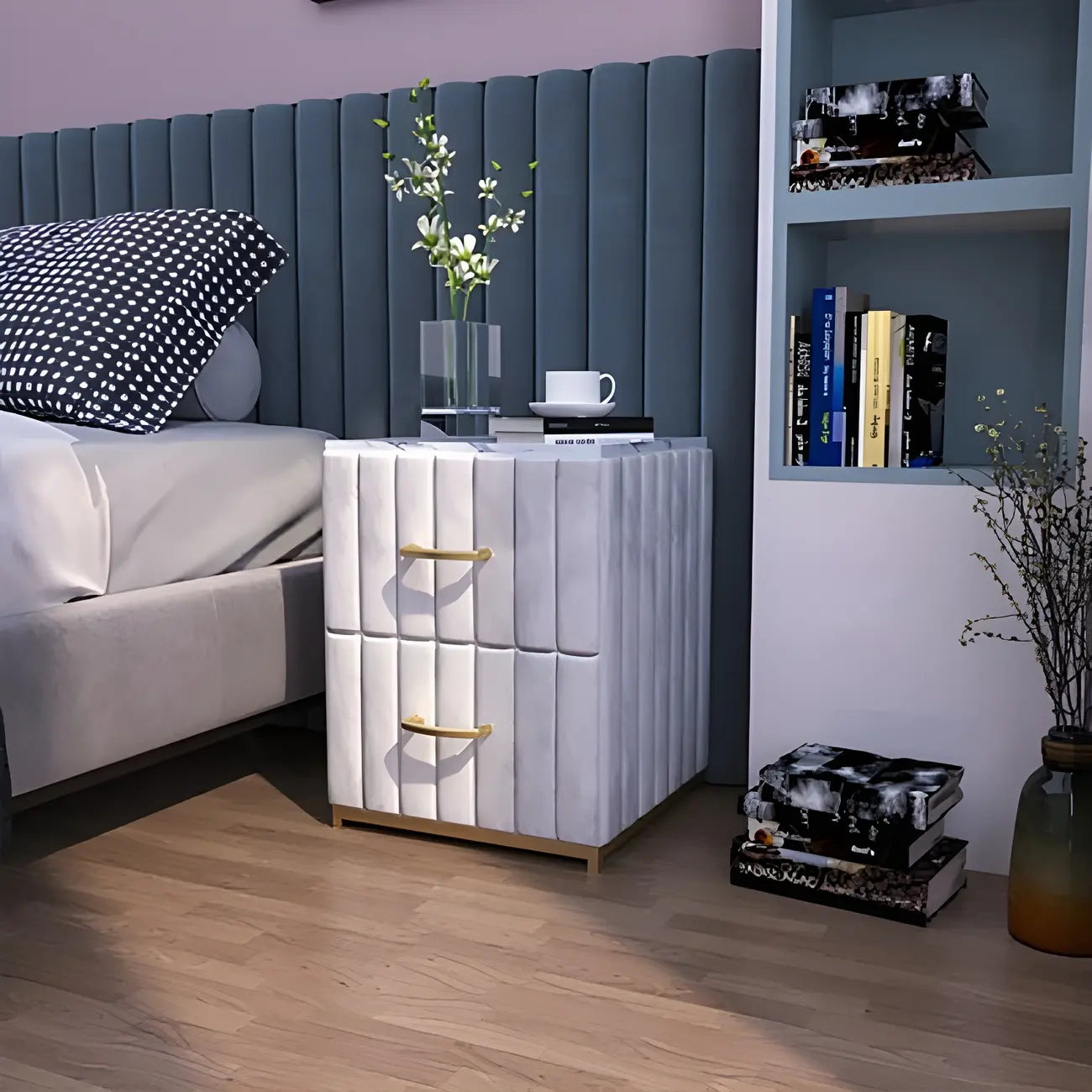 Table de chevet glamour en marbre véritable avec tiroirs et piètement en métal