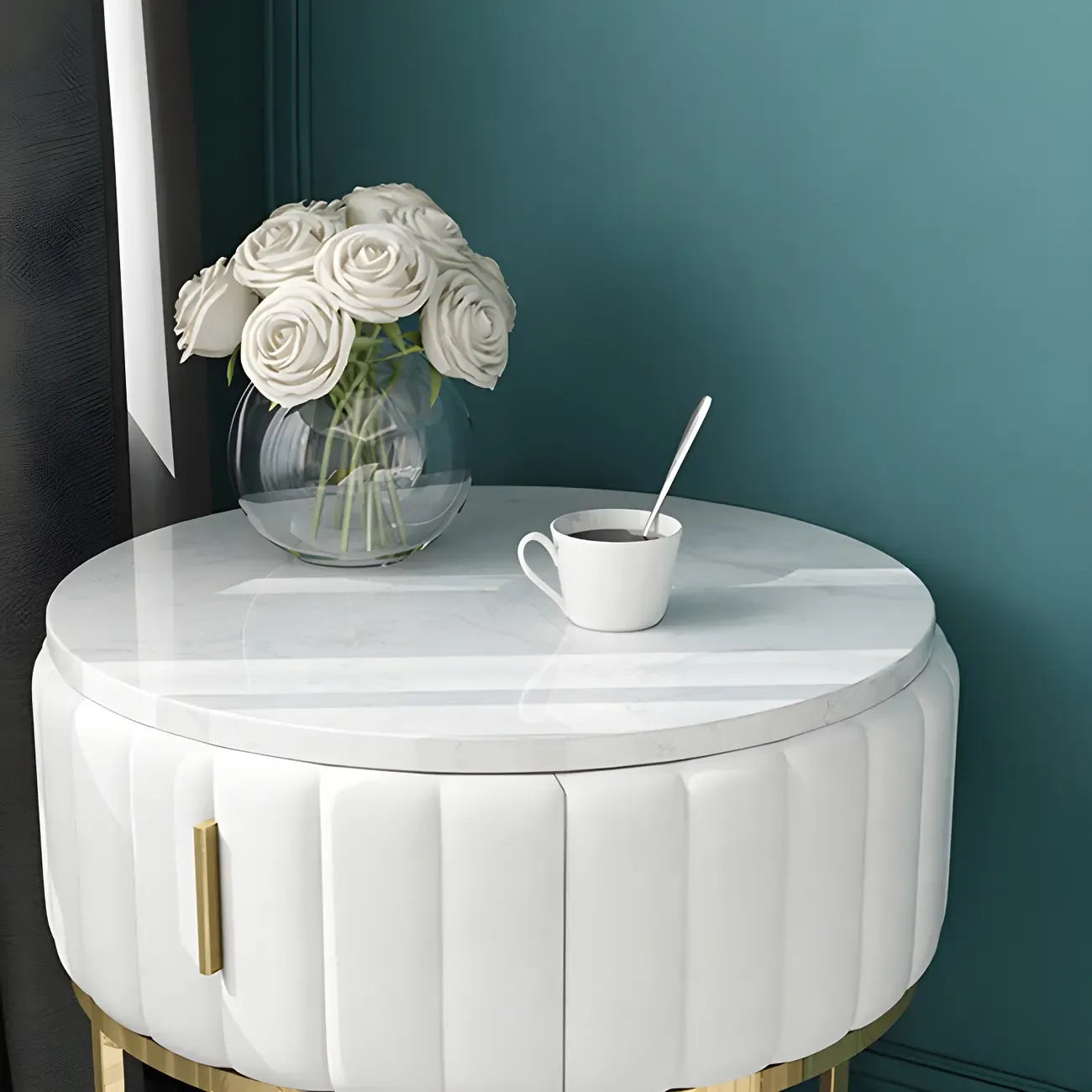Table de chevet glamour en marbre véritable avec tiroirs et piètement en métal
