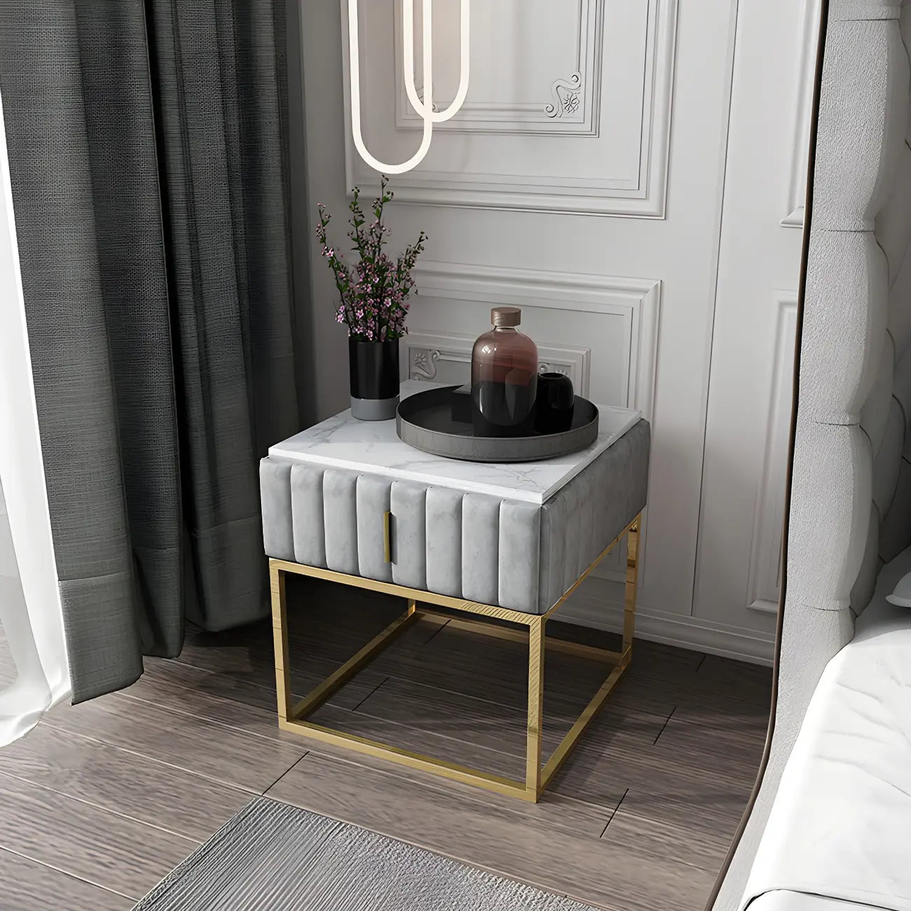 Table de chevet glamour en marbre véritable avec tiroirs et piètement en métal