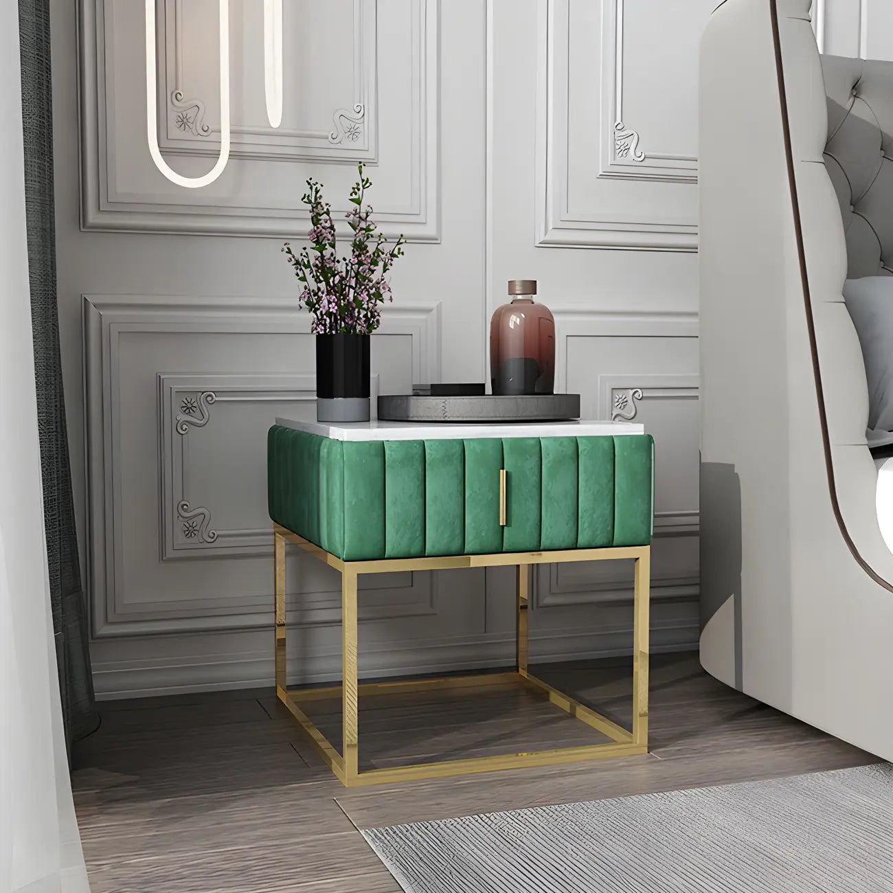 Table de chevet glamour en marbre véritable avec tiroirs et piètement en métal