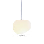 Suspension design en résine crème effet galet pour salle à manger