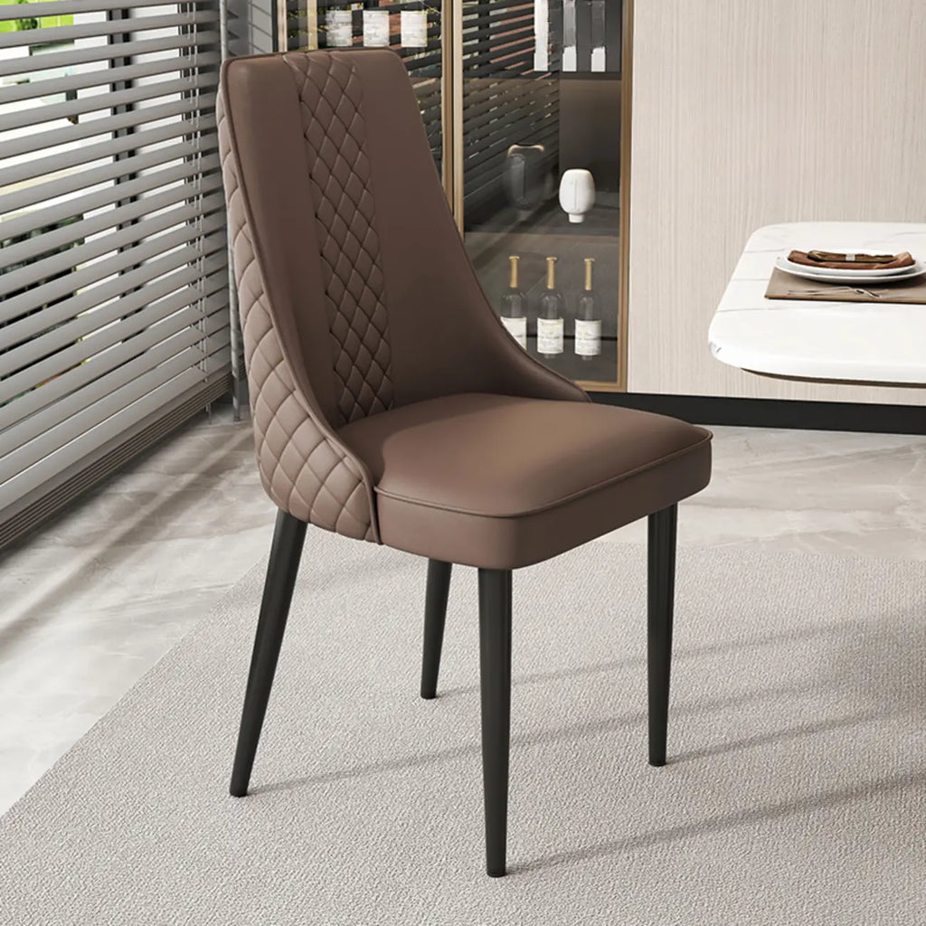 Chaise de salle à manger en similicuir avec dossier haut et accoudoirs inclinés