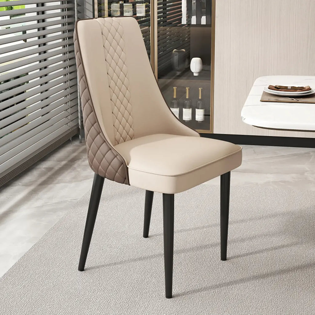 Chaise de salle à manger en similicuir avec dossier haut et accoudoirs inclinés