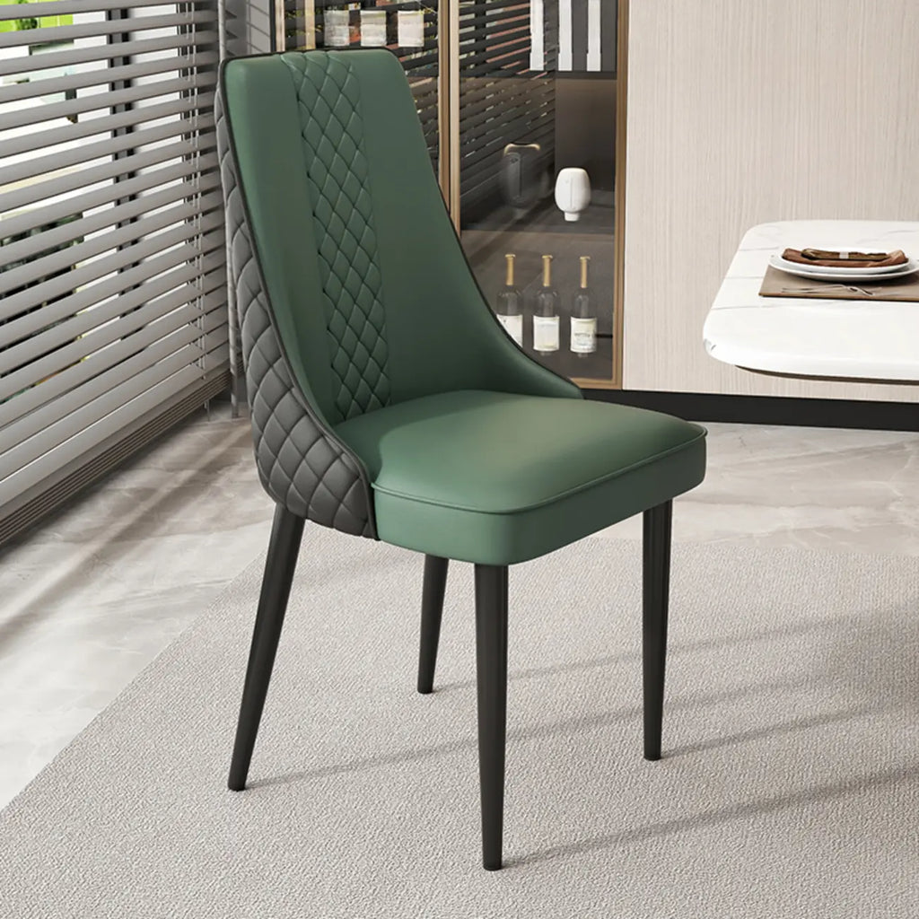 Chaise de salle à manger en similicuir avec dossier haut et accoudoirs inclinés
