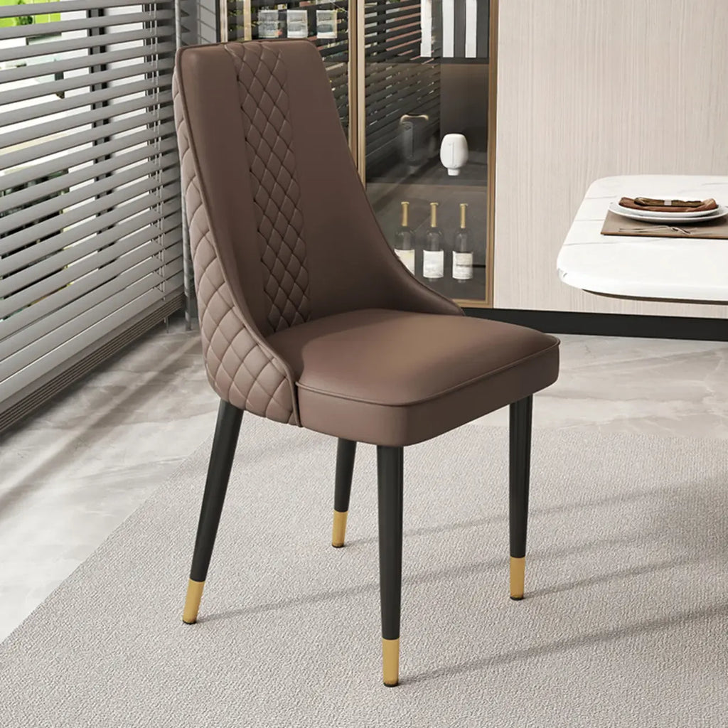Chaise de salle à manger en similicuir avec dossier haut et accoudoirs inclinés