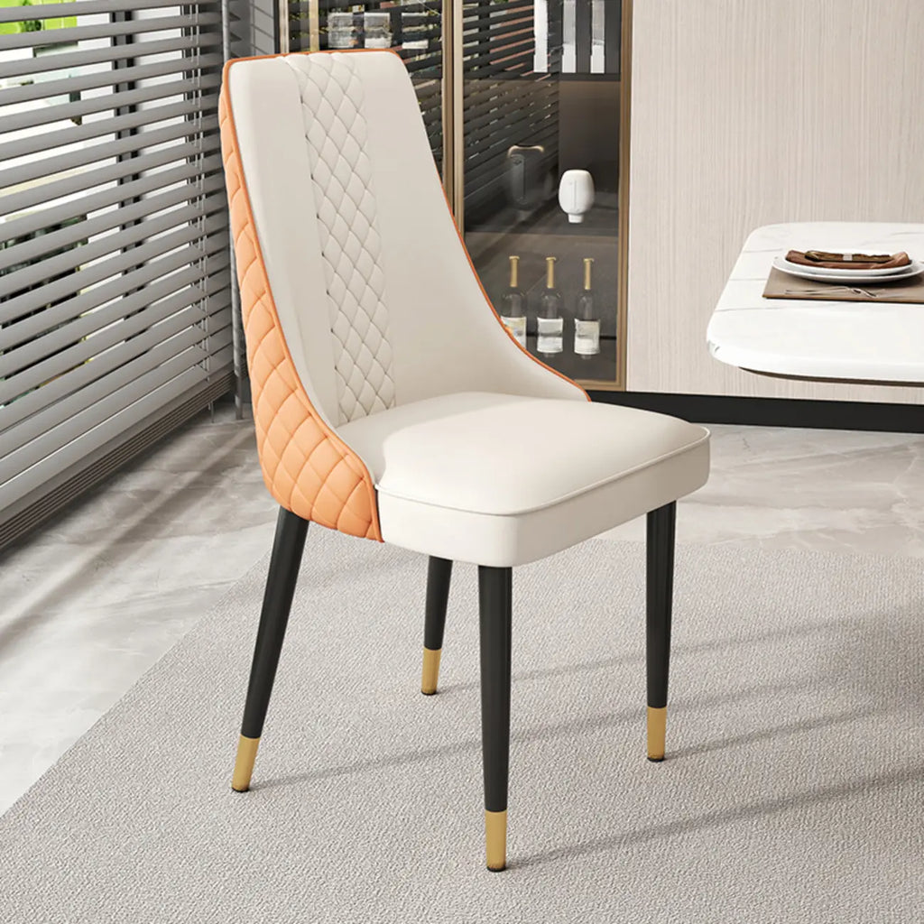 Chaise de salle à manger en similicuir avec dossier haut et accoudoirs inclinés