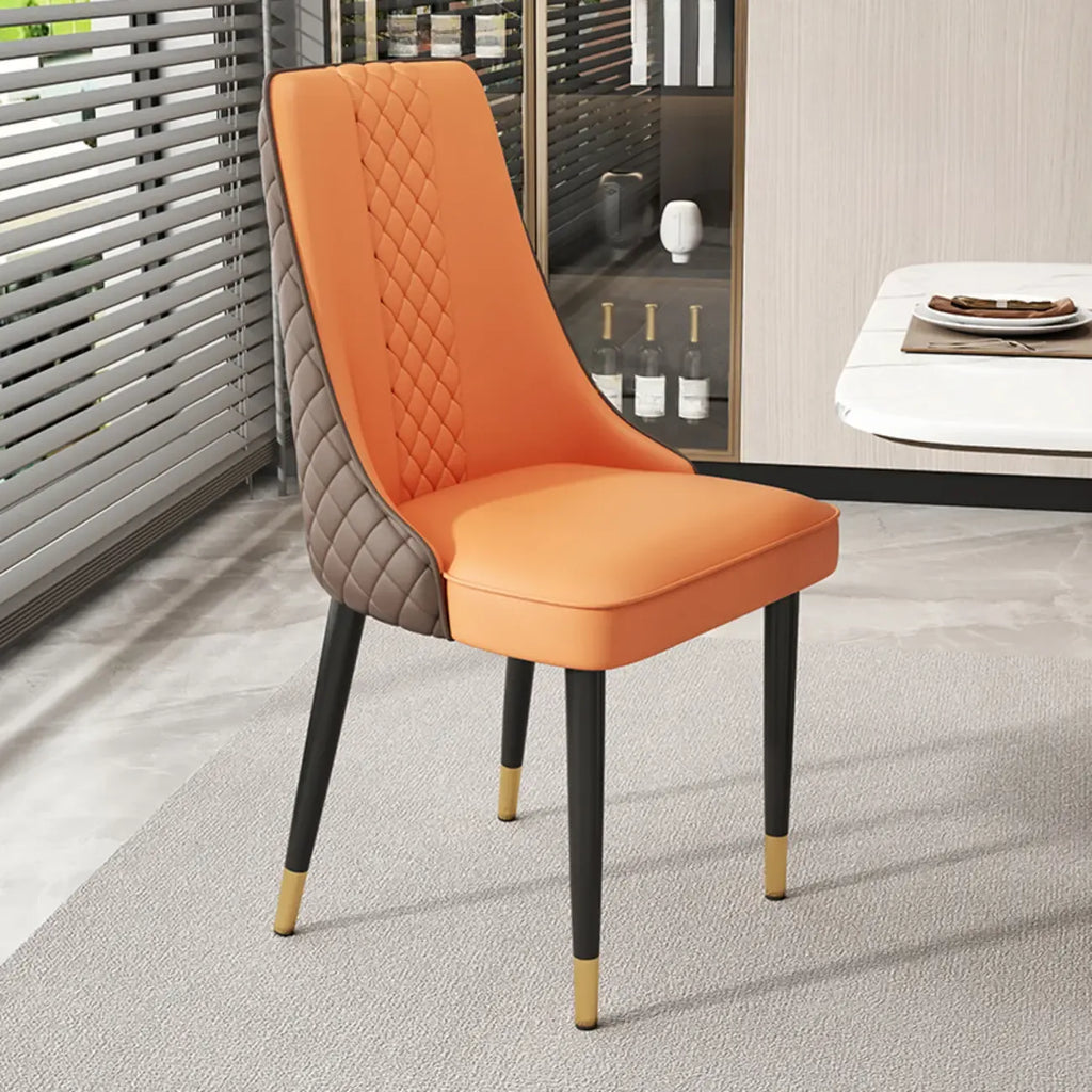 Chaise de salle à manger en similicuir avec dossier haut et accoudoirs inclinés