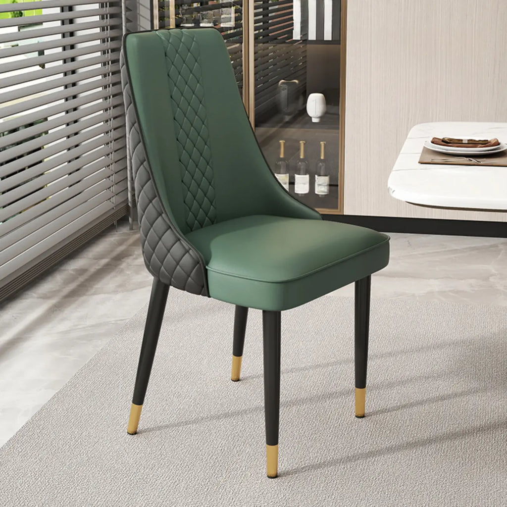 Chaise de salle à manger en similicuir avec dossier haut et accoudoirs inclinés