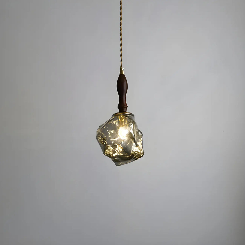 Suspension moderne en cristal ambré irrégulier pour la décoration intérieure