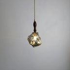 Suspension moderne en cristal ambré irrégulier pour la décoration intérieure