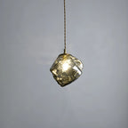 Suspension moderne en cristal ambré irrégulier pour la décoration intérieure