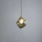 Suspension moderne en cristal ambré irrégulier pour la décoration intérieure