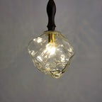 Suspension moderne en cristal ambré irrégulier pour la décoration intérieure