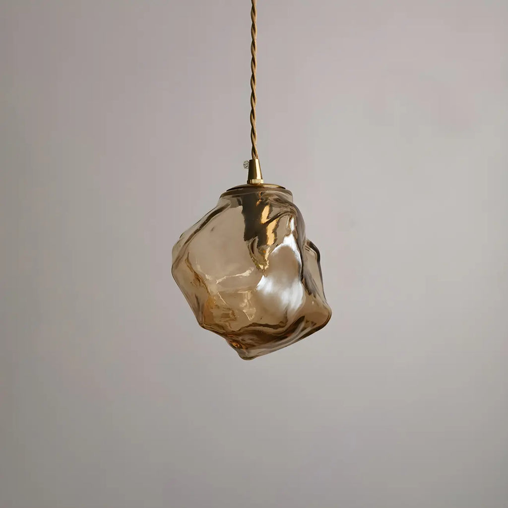 Suspension moderne en cristal ambré irrégulier pour la décoration intérieure