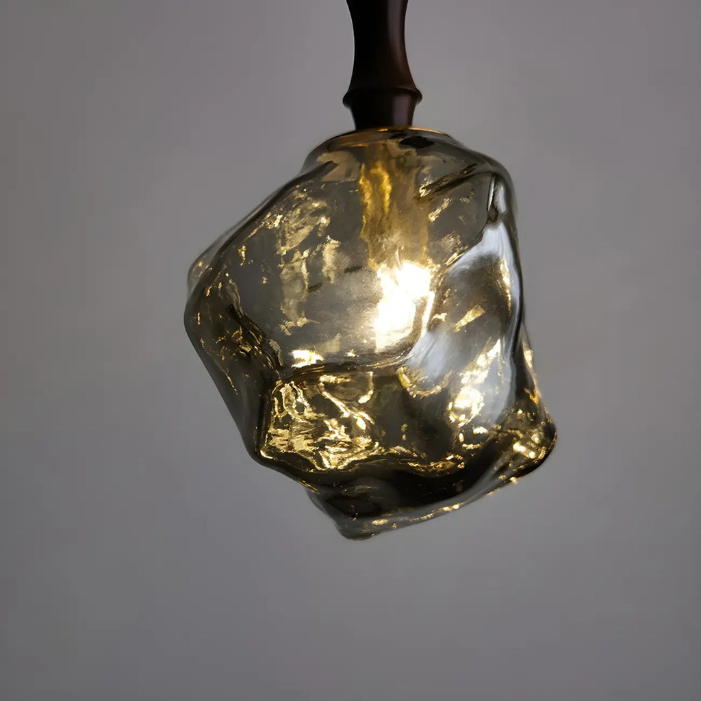 Suspension moderne en cristal ambré irrégulier pour la décoration intérieure