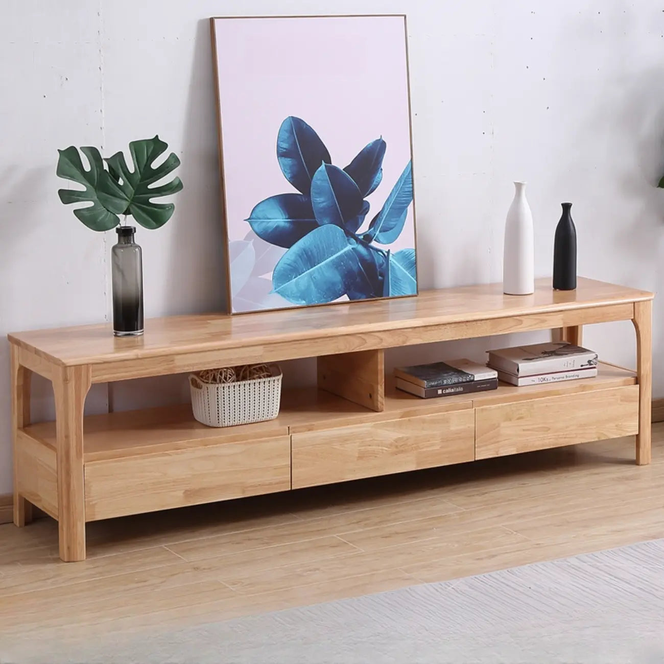 Meuble TV en bois naturel résistant avec gestion des câbles