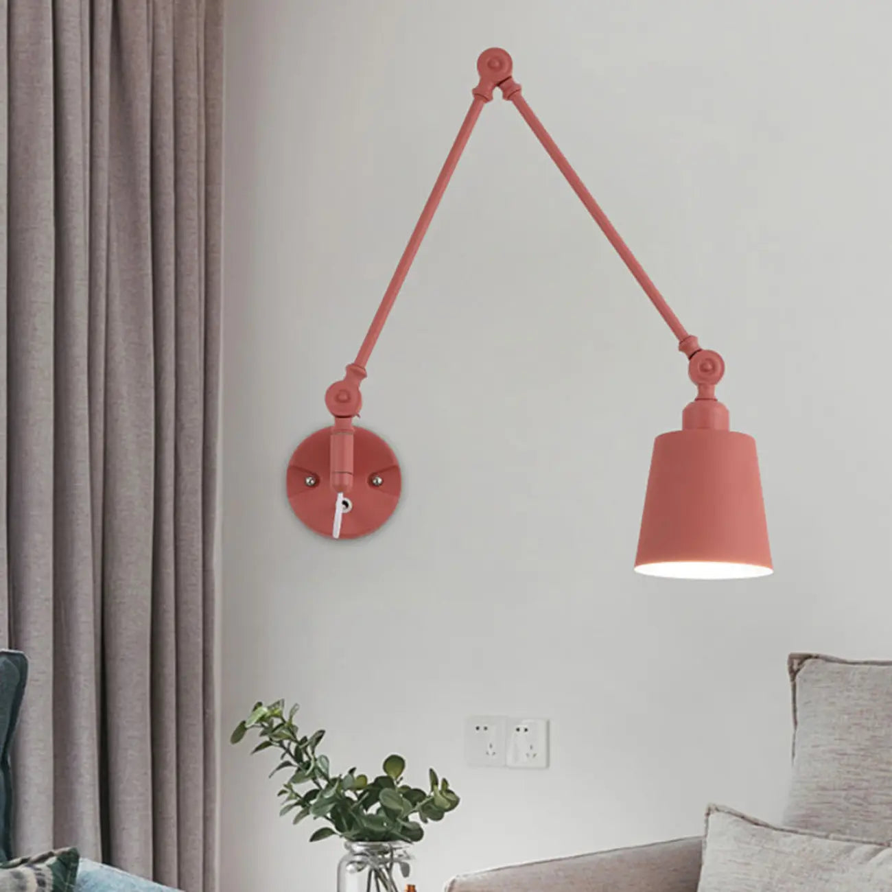 Lampada da parete con braccio orientabile in ferro per comodino/studio
