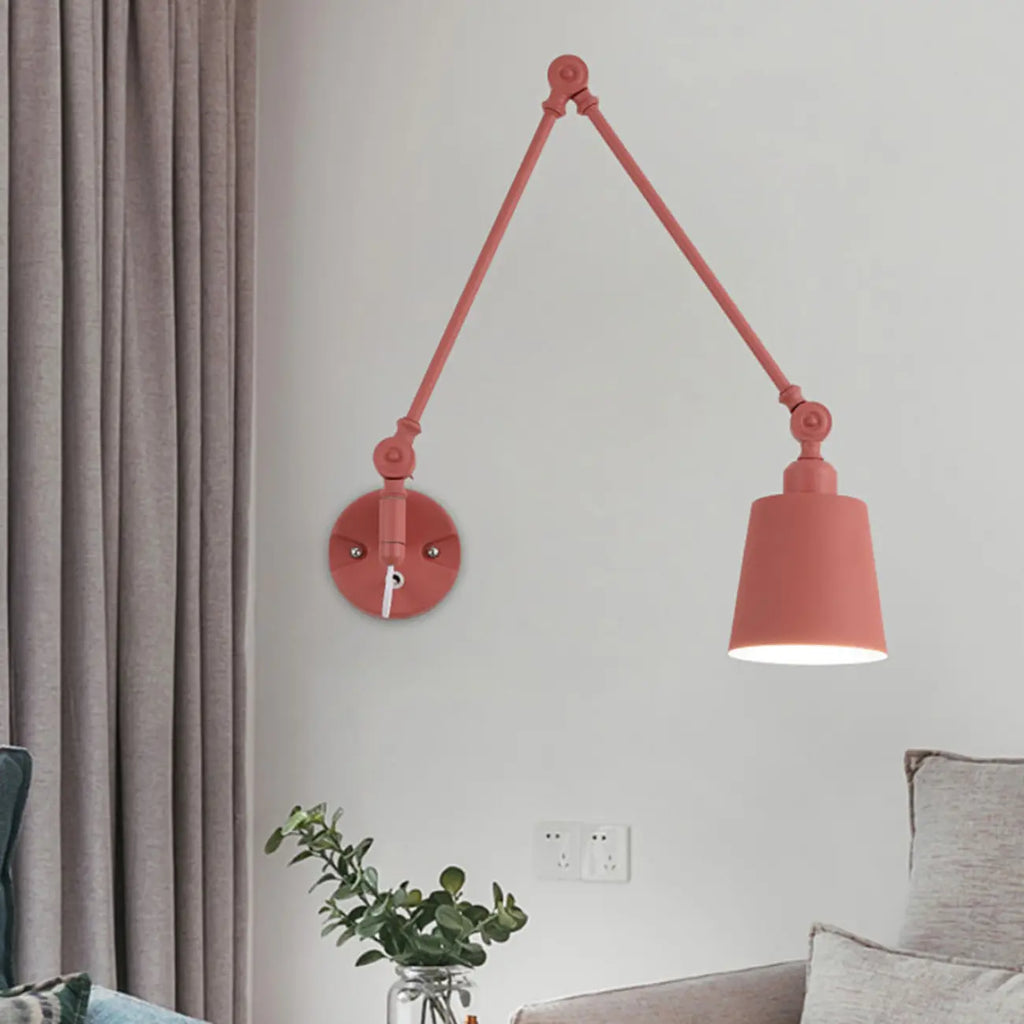 Lampada da parete con braccio orientabile in ferro per comodino/studio