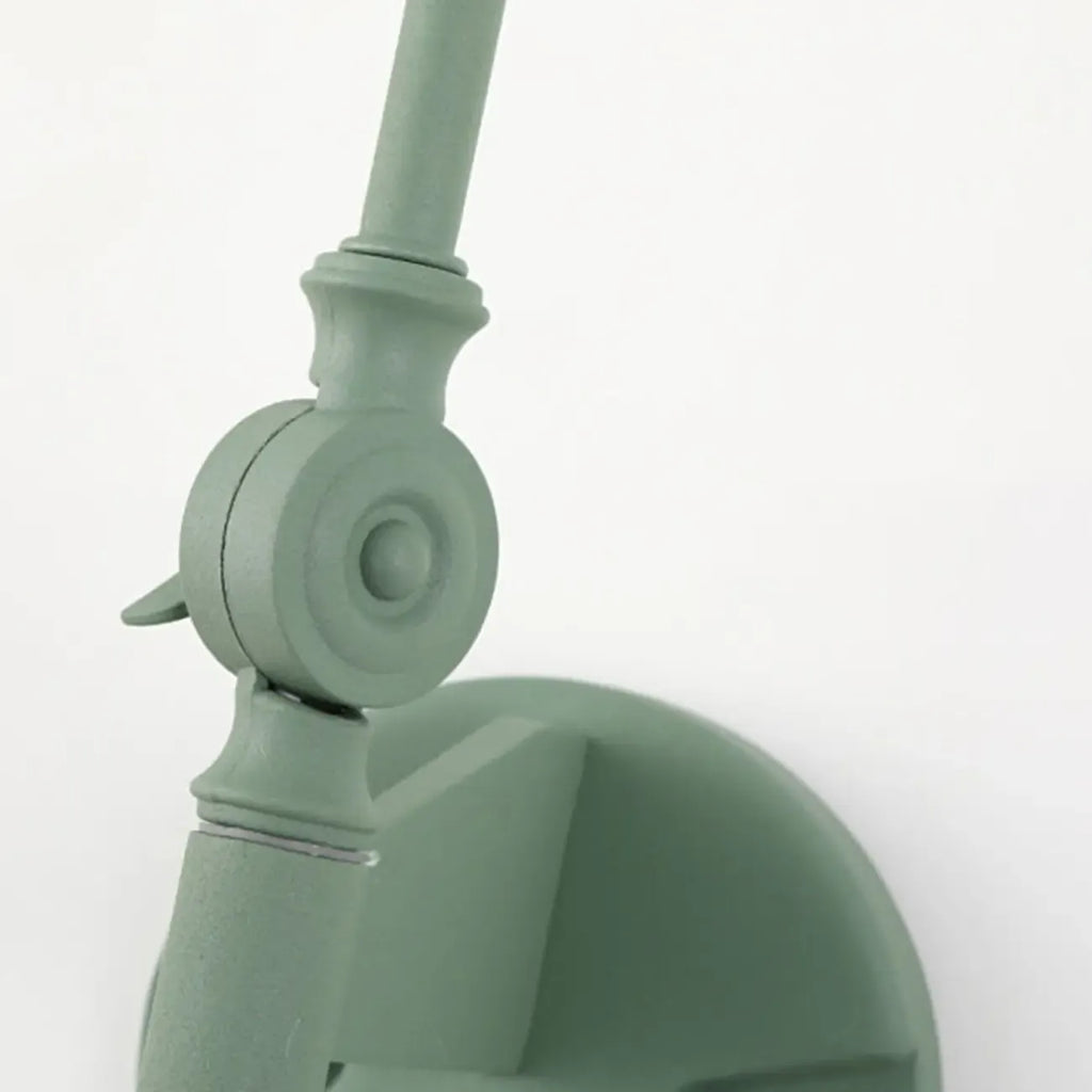 Lampada da parete con braccio orientabile in ferro per comodino/studio