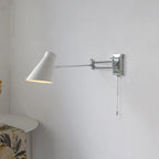 Applique murale minimaliste à bras articulé et chaînette pour la décoration de chambre