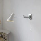 Applique murale minimaliste à bras articulé et chaînette pour la décoration de chambre