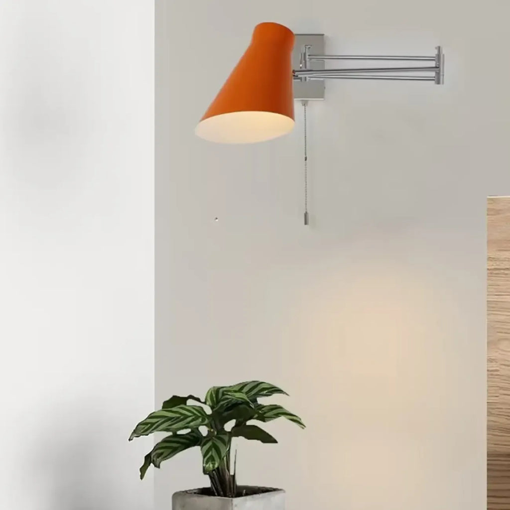Applique murale minimaliste à bras articulé et chaînette pour la décoration de chambre