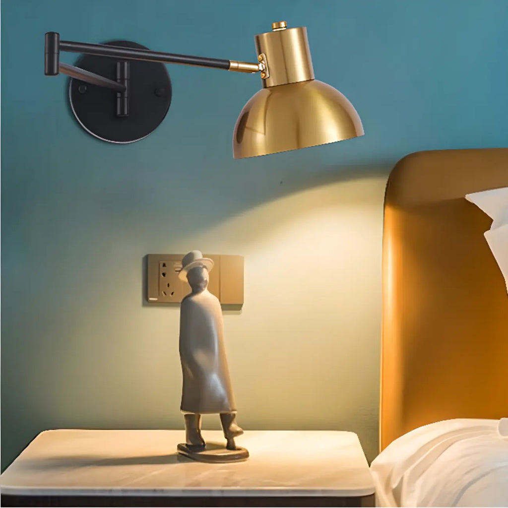 Lampada da parete moderna in ottone con braccio orientabile da 5 a 9 pollici per comodino