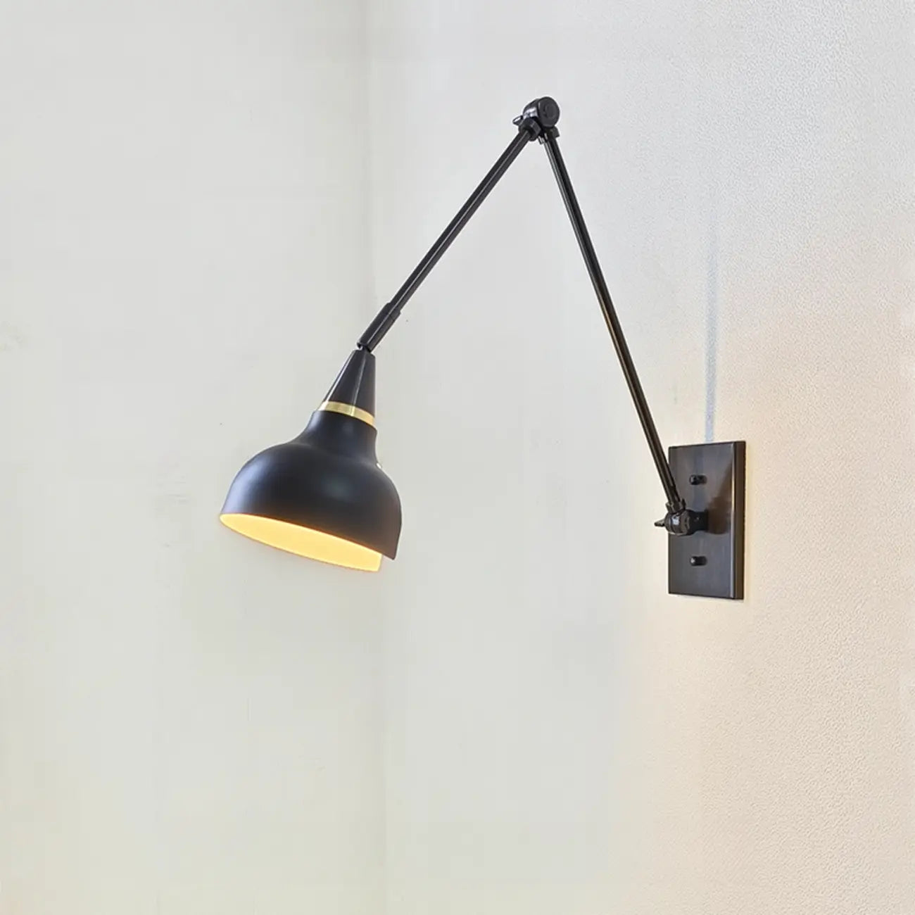 Lampada da parete regolabile da 26'' con braccio orientabile per lettura a bordo letto