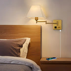 Applique murale élégante à bras articulé avec port USB pour une utilisation de chevet