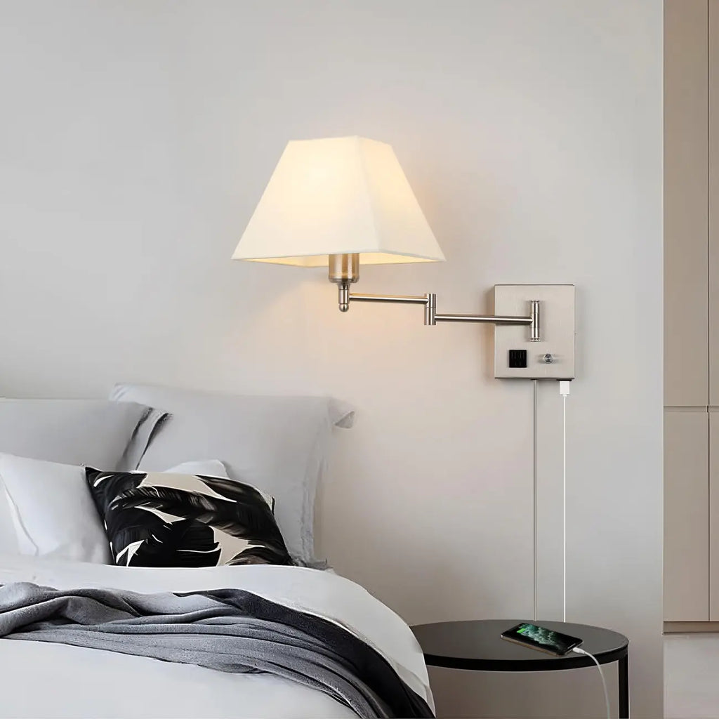 Applique murale élégante à bras articulé avec port USB pour une utilisation de chevet