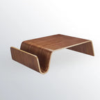 Table basse moderne incurvée en bois brun avec double piétement