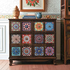 Armoire de rangement en bois brun de style campagnard français avec tiroirs