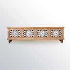 Meuble de style campagnard français pour salon avec portes sculptées